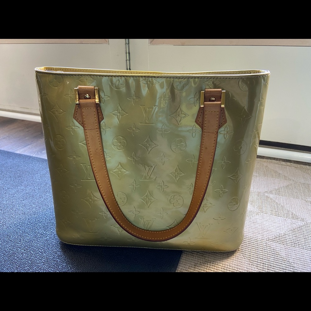 Authentic Louis Vuitton Vernis tote